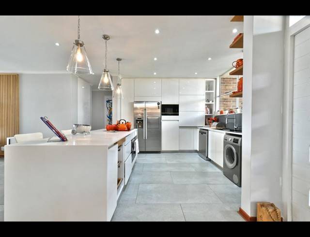 2 BEDROOM HOUSE FOR SALE IN DUNKELD WEST